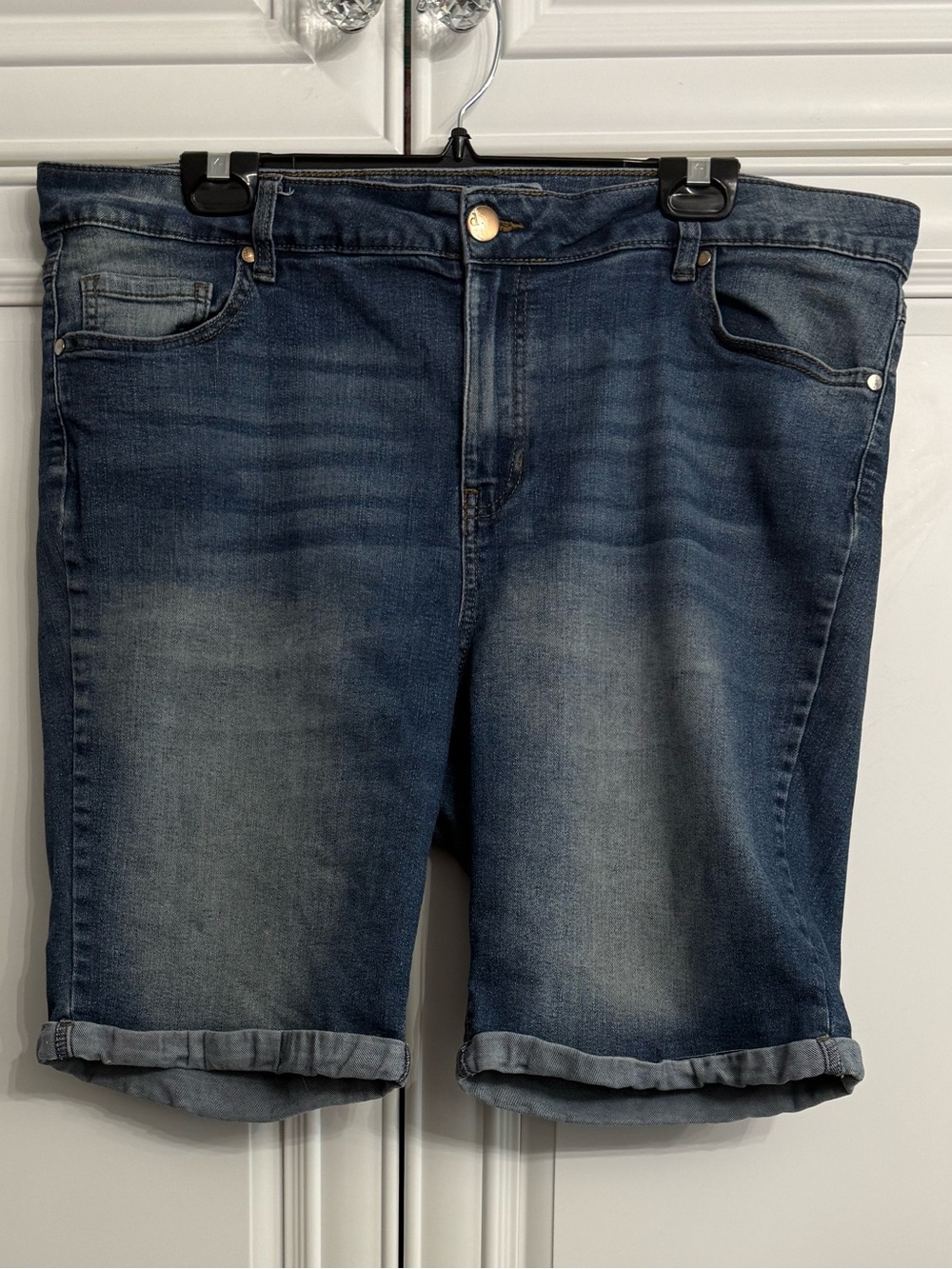 d. jeans Plus Size 18W Medium Wash Denim Distressed Bermuda Shorts Rolled Cuff